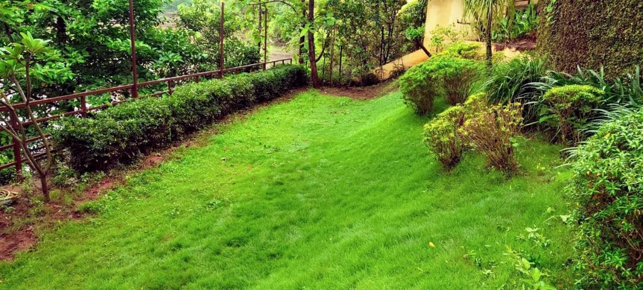 Karjat Villa Exterior foto